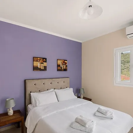 Mandi's Apartament Karavádhos